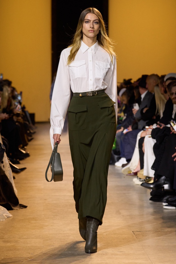 من موسيقى الروك وروح الغرب مجموعة ايلي صعب للألبسة الجاهزة