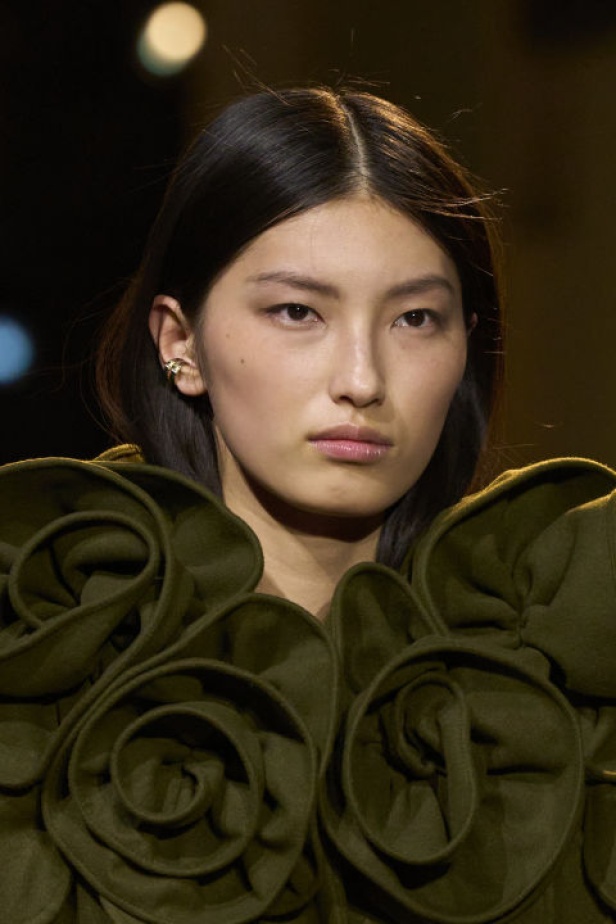 مجموعة ايلي صعب لخريف وشتاء 2024 - 2025