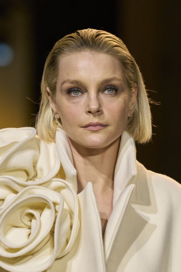 مجموعة ايلي صعب لخريف وشتاء 2024 - 2025