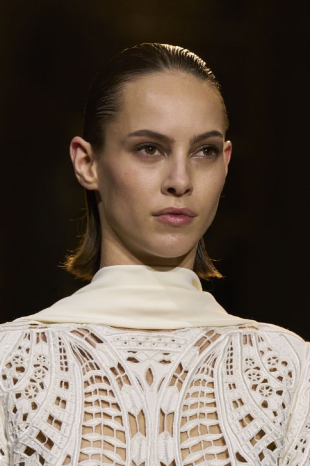 مجموعة ايلي صعب لخريف وشتاء 2024 - 2025