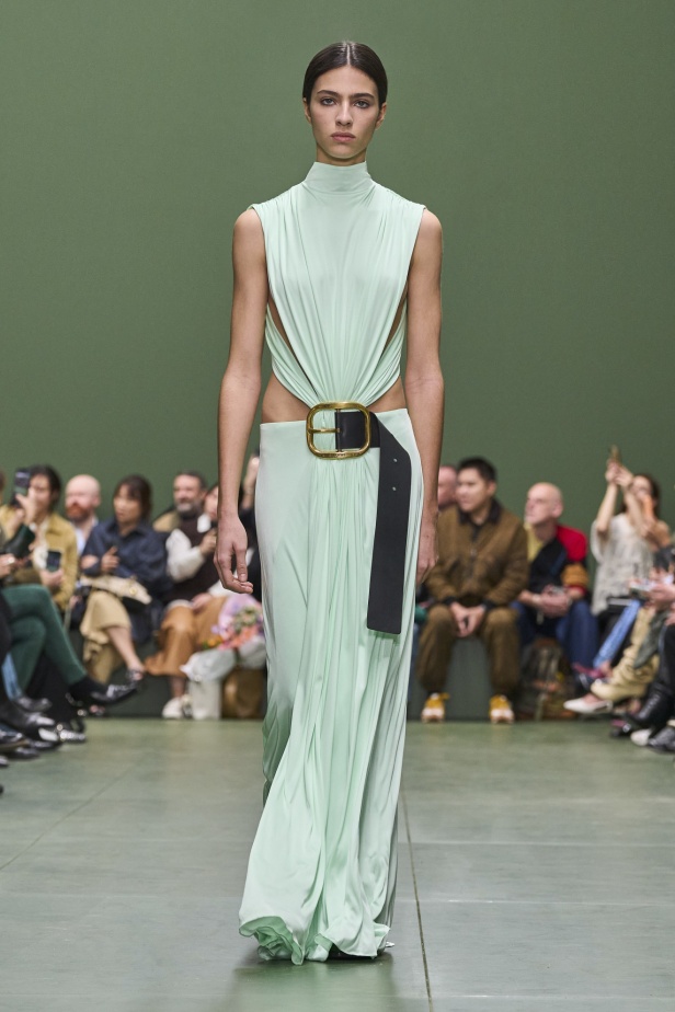 مجموعة Loewe لخريف وشتاء 2024