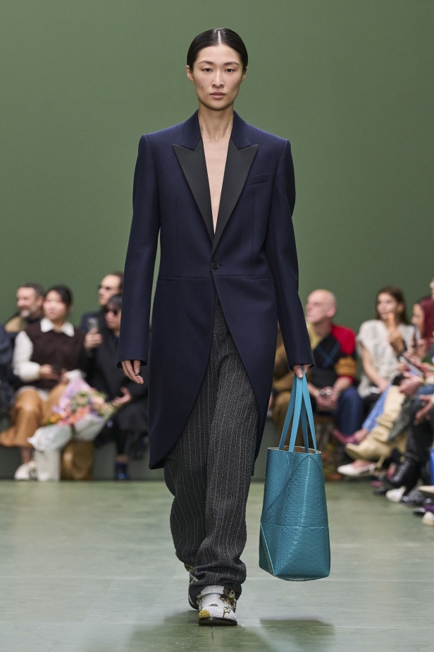 مجموعة Loewe لخريف وشتاء 2024