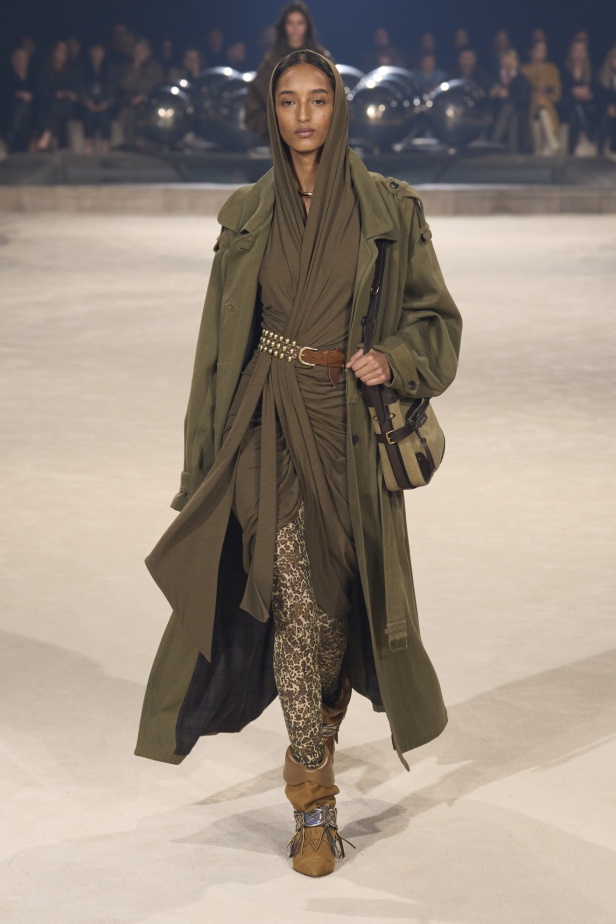 مجموعة Isabel Marant لخريف وشتاء 2024 بين النمط البوهيمي والإحساس الغربي