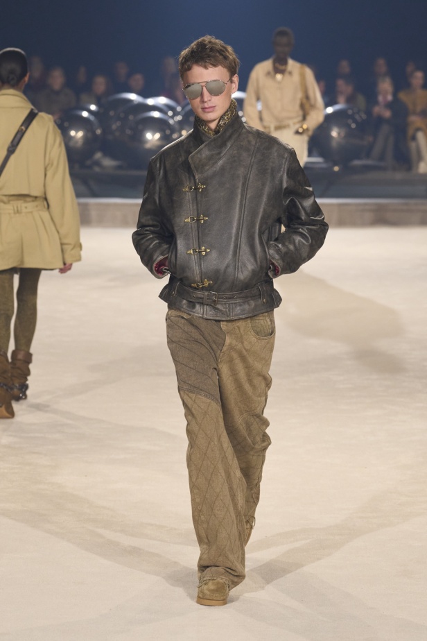 مجموعة Isabel Marant لخريف وشتاء 2024 بين النمط البوهيمي والإحساس الغربي