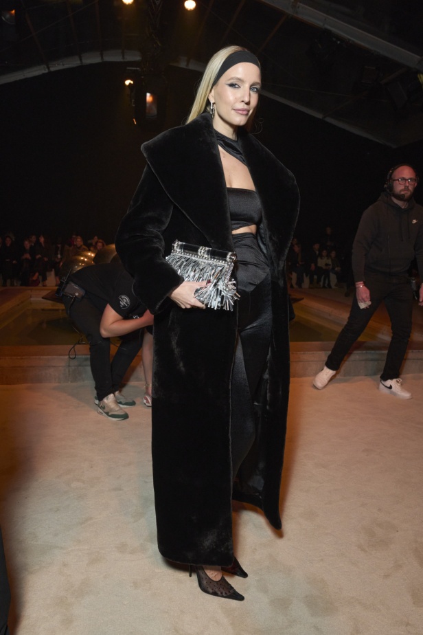 مجموعة Isabel Marant لخريف وشتاء 2024 بين النمط البوهيمي والإحساس الغربي