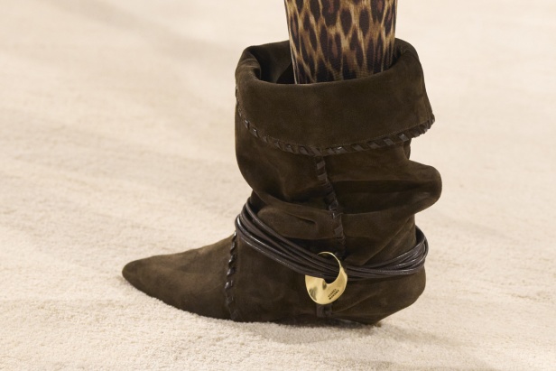 مجموعة Isabel Marant لخريف وشتاء 2024 بين النمط البوهيمي والإحساس الغربي