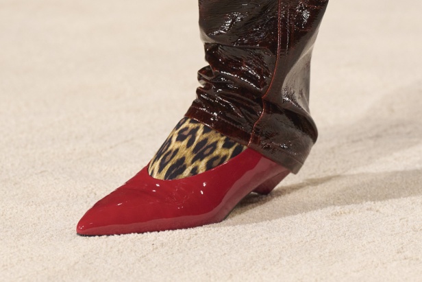 مجموعة Isabel Marant لخريف وشتاء 2024 بين النمط البوهيمي والإحساس الغربي