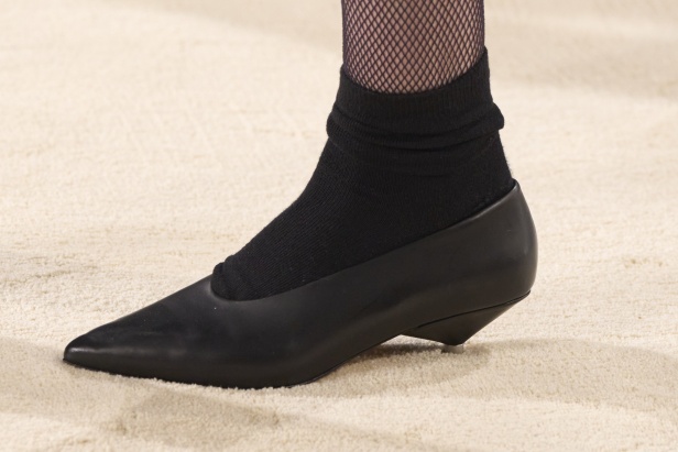 مجموعة Isabel Marant لخريف وشتاء 2024 بين النمط البوهيمي والإحساس الغربي