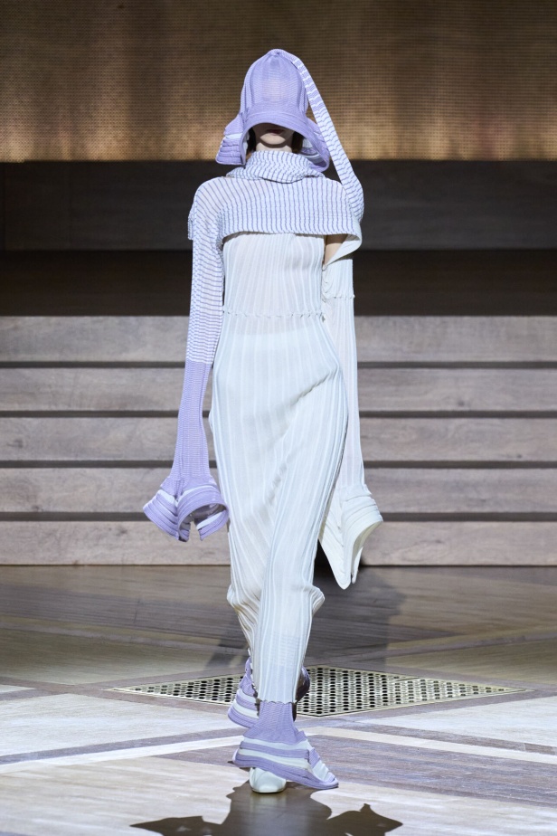 مجموعة Issey Miyake لخريف وشتاء 2024-2025