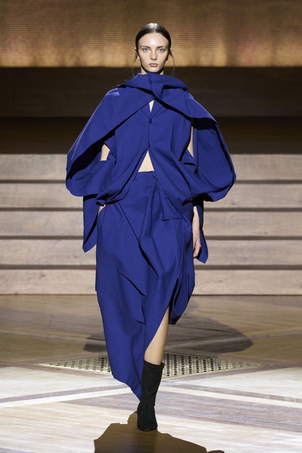 مجموعة Issey Miyake لخريف وشتاء 2024-2025