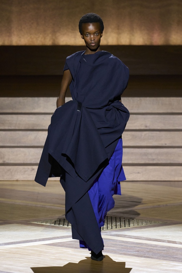 مجموعة Issey Miyake لخريف وشتاء 2024-2025