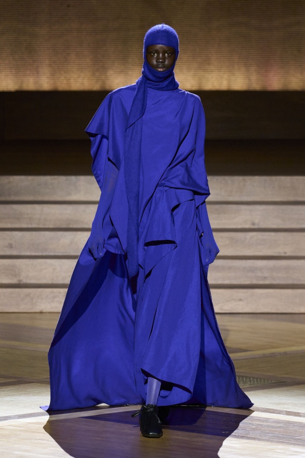 مجموعة Issey Miyake لخريف وشتاء 2024-2025