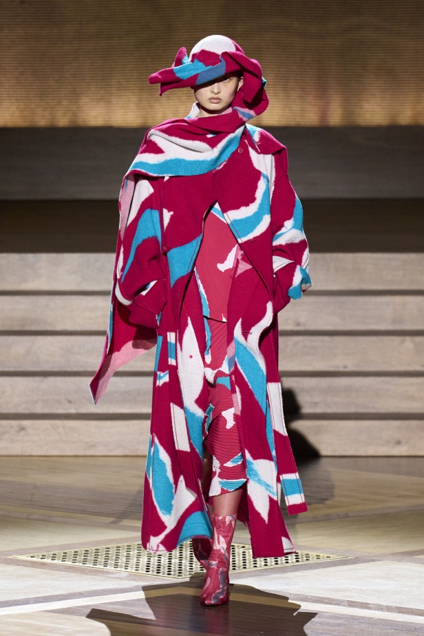 مجموعة Issey Miyake لخريف وشتاء 2024-2025