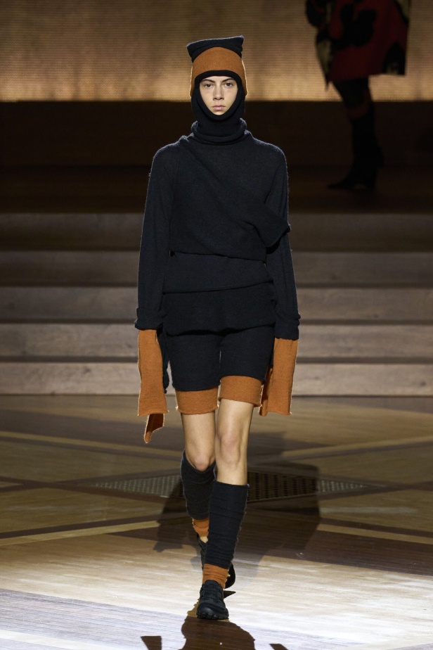 مجموعة Issey Miyake لخريف وشتاء 2024-2025