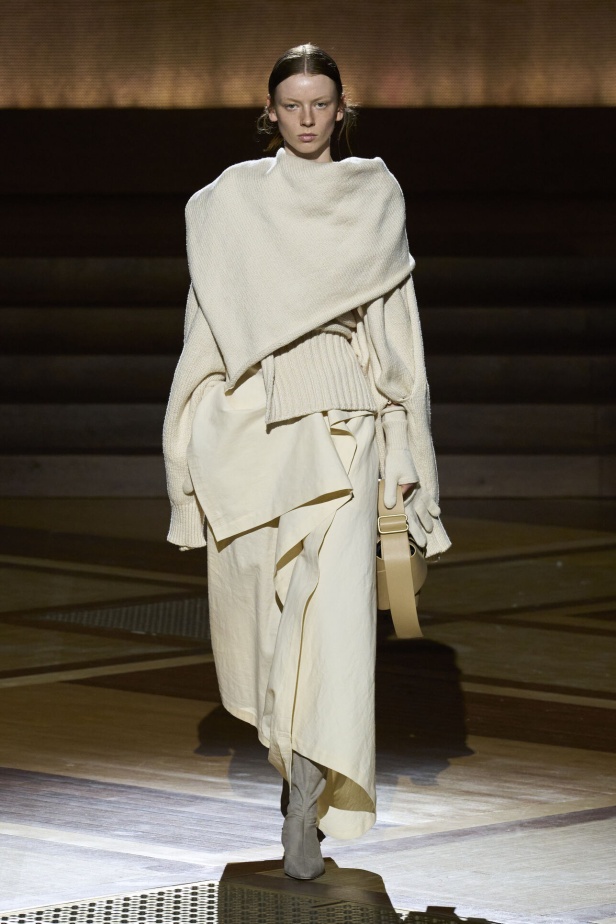 مجموعة Issey Miyake لخريف وشتاء 2024-2025