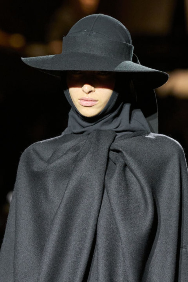 مجموعة Issey Miyake لخريف وشتاء 2024-2025