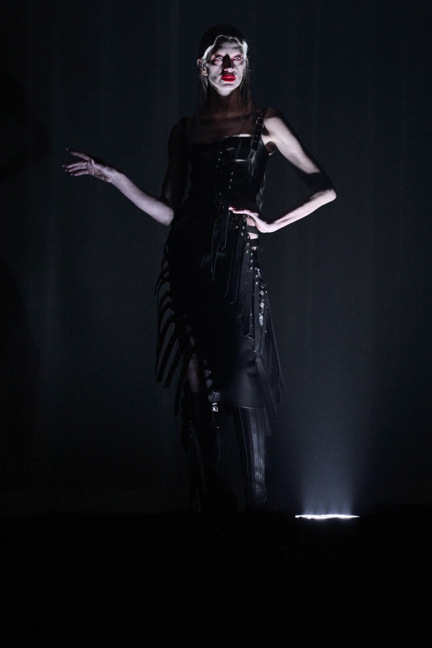 مجموعة Mugler لخريف وشتاء 2024