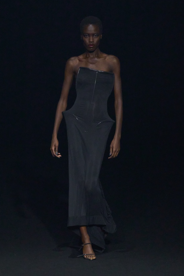 مجموعة Mugler لخريف وشتاء 2024