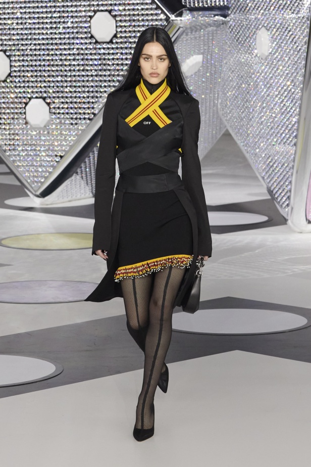 مجموعة Off-White نابضة بالحياة والألوان الصاخبة 