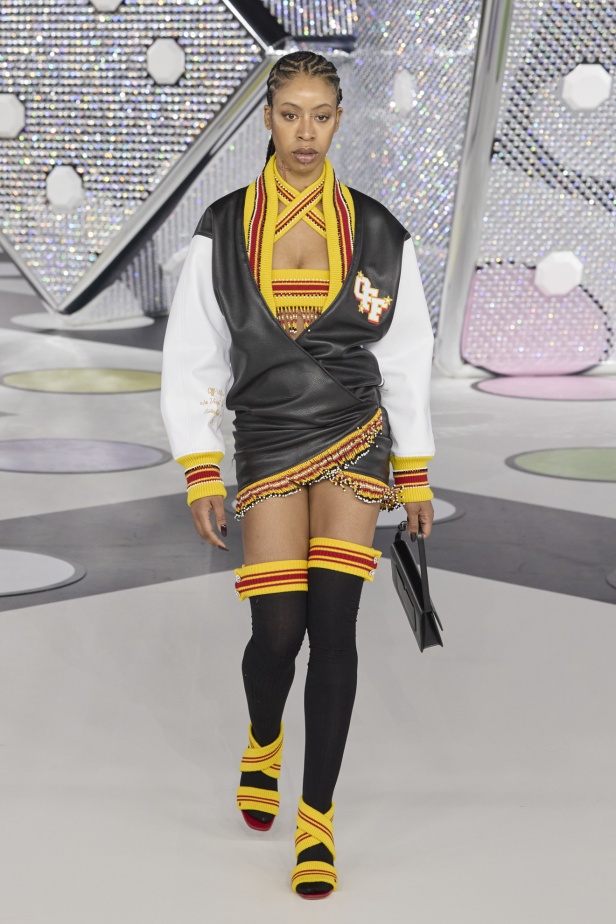 مجموعة Off-White نابضة بالحياة والألوان الصاخبة 