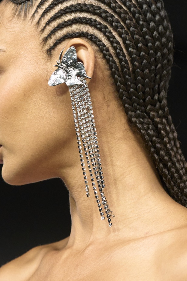 مجموعة Off-White نابضة بالحياة والألوان الصاخبة 