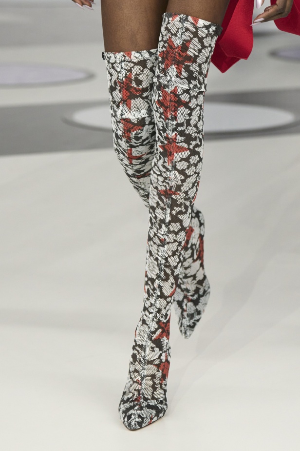 مجموعة Off-White نابضة بالحياة والألوان الصاخبة 