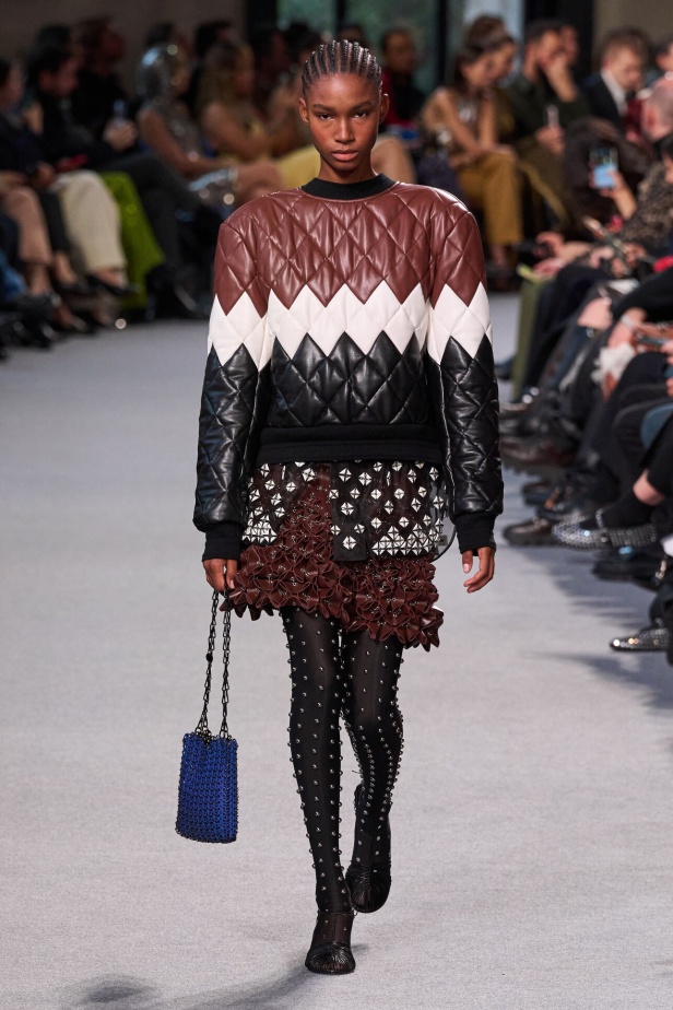 مجموعة Rabanne لموسم خريف وشتاء 2024-2025 في باريس