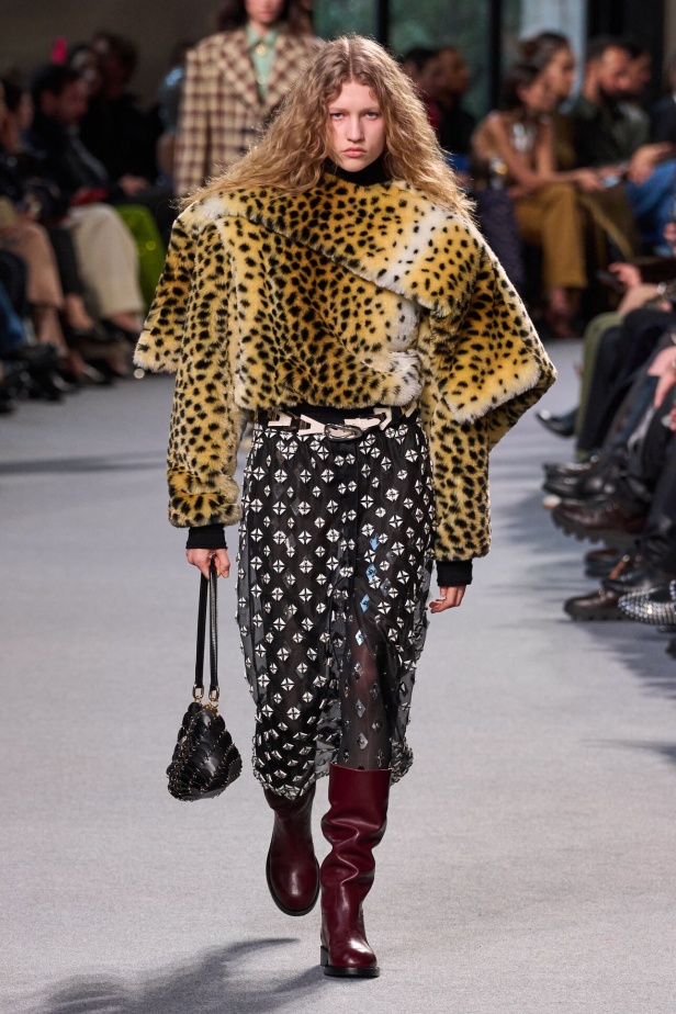 مجموعة Rabanne لموسم خريف وشتاء 2024-2025 في باريس