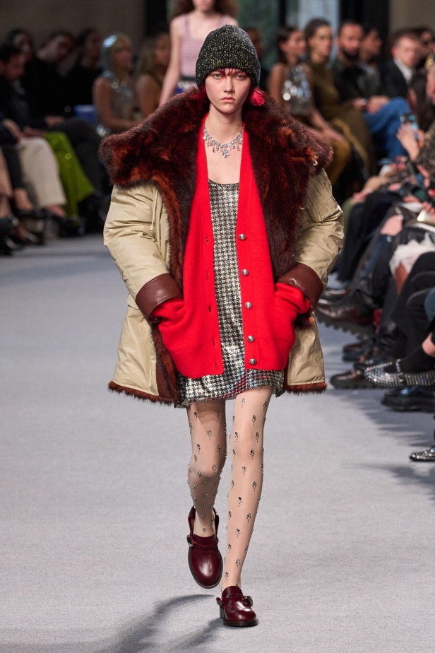 مجموعة Rabanne لموسم خريف وشتاء 2024-2025 في باريس