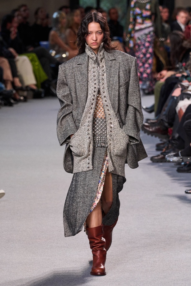 مجموعة Rabanne لموسم خريف وشتاء 2024-2025 في باريس