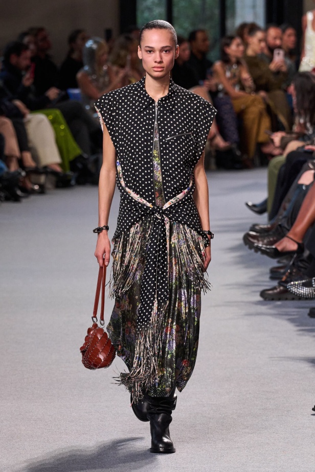 مجموعة Rabanne لموسم خريف وشتاء 2024-2025 في باريس