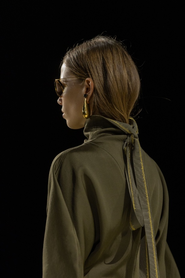 مجموعة Schiaparelli لخريف وشتاء 2024.. فخامة معتادة وعالم من الإبداع