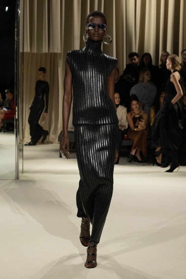 مجموعة Schiaparelli لخريف وشتاء 2024.. فخامة معتادة وعالم من الإبداع