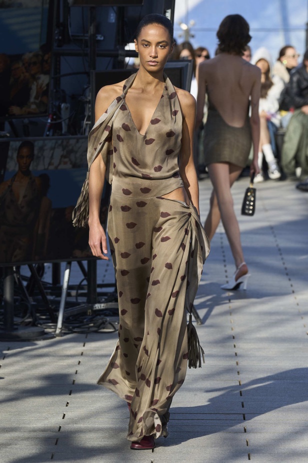 مجموعة  Stella McCartney لخريف 2024