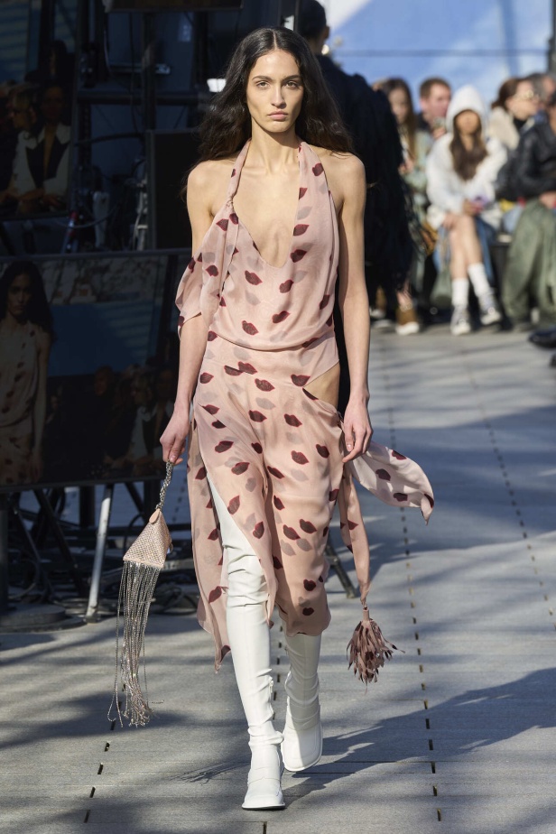 مجموعة  Stella McCartney لخريف 2024