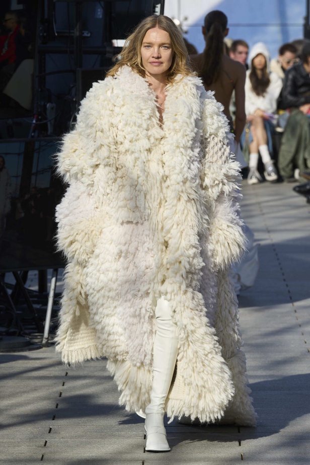 مجموعة  Stella McCartney لخريف 2024