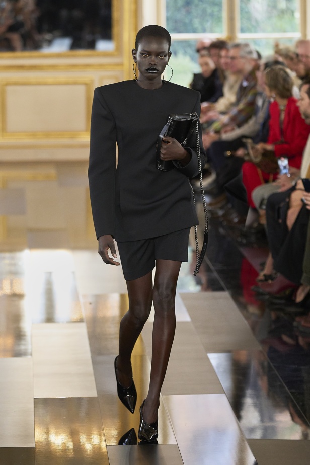 "فالنتينو" خريف و شتاء 2024