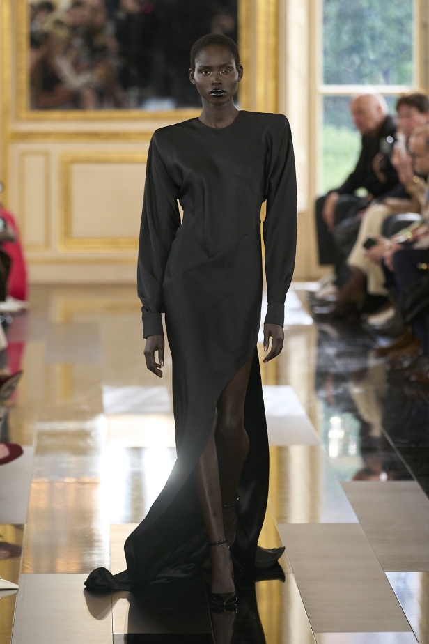 "فالنتينو" خريف و شتاء 2024