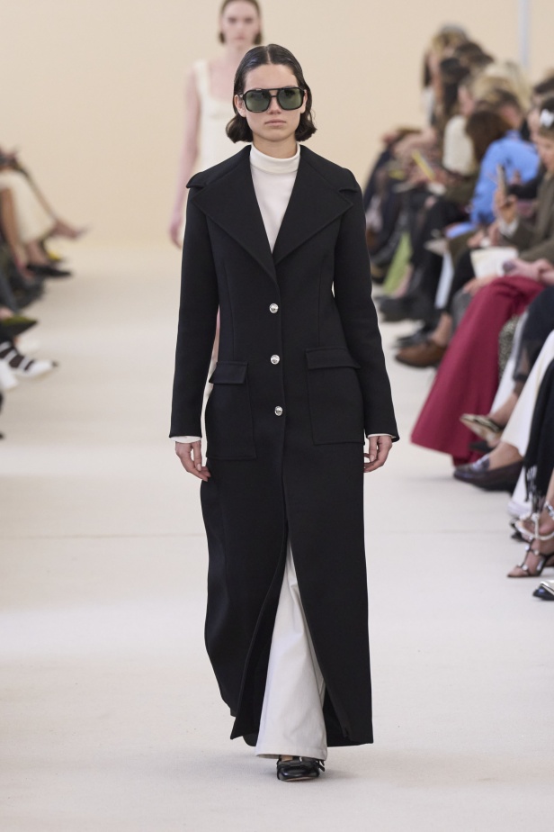 مجموعة Giambattista Valli لخريف وشتاء 2024