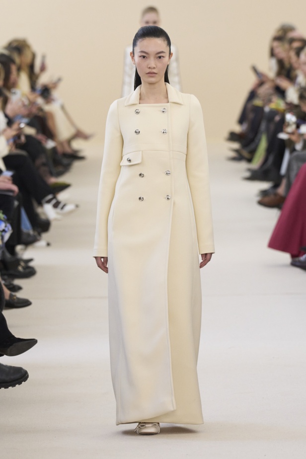 مجموعة Giambattista Valli لخريف وشتاء 2024