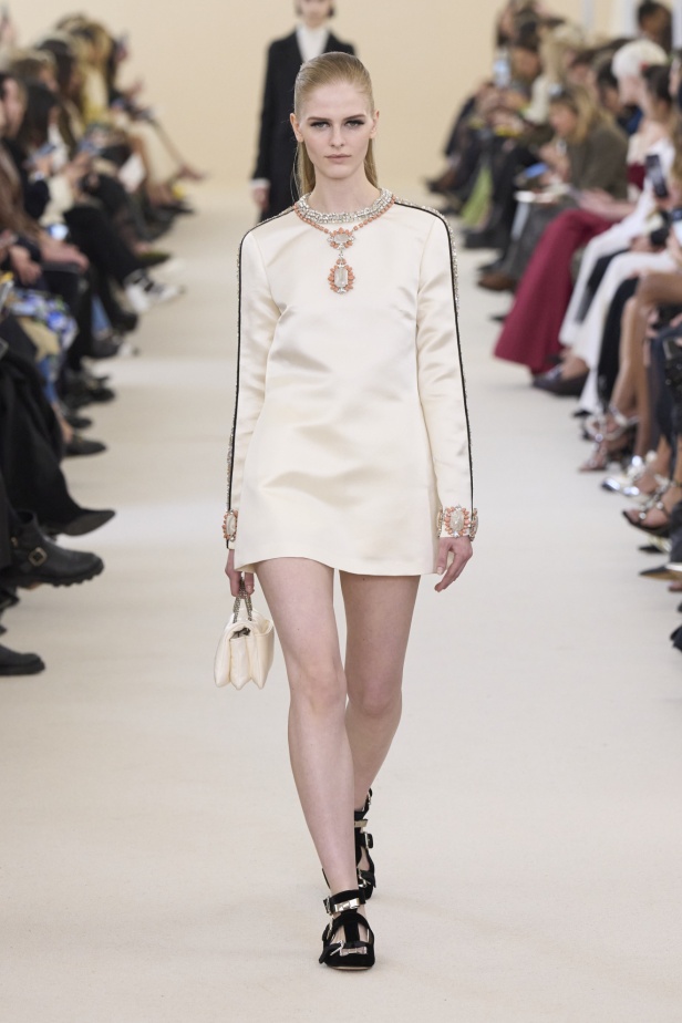 مجموعة Giambattista Valli لخريف وشتاء 2024