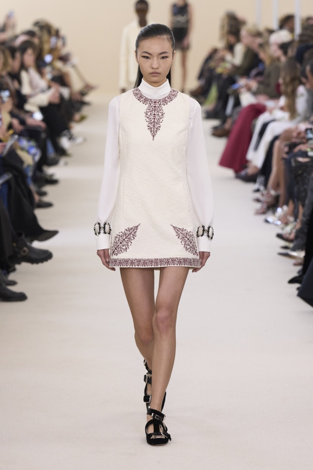 مجموعة Giambattista Valli لخريف وشتاء 2024