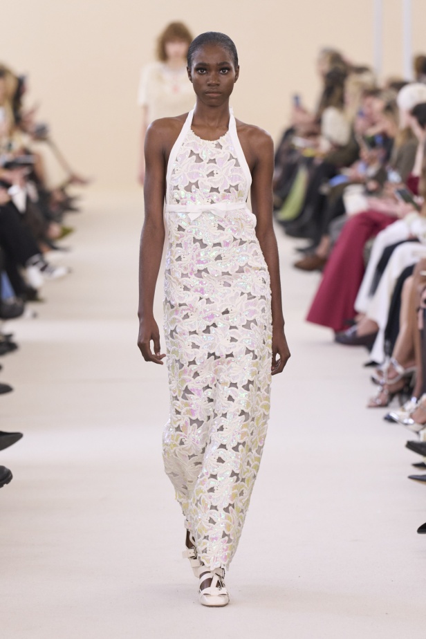مجموعة Giambattista Valli لخريف وشتاء 2024