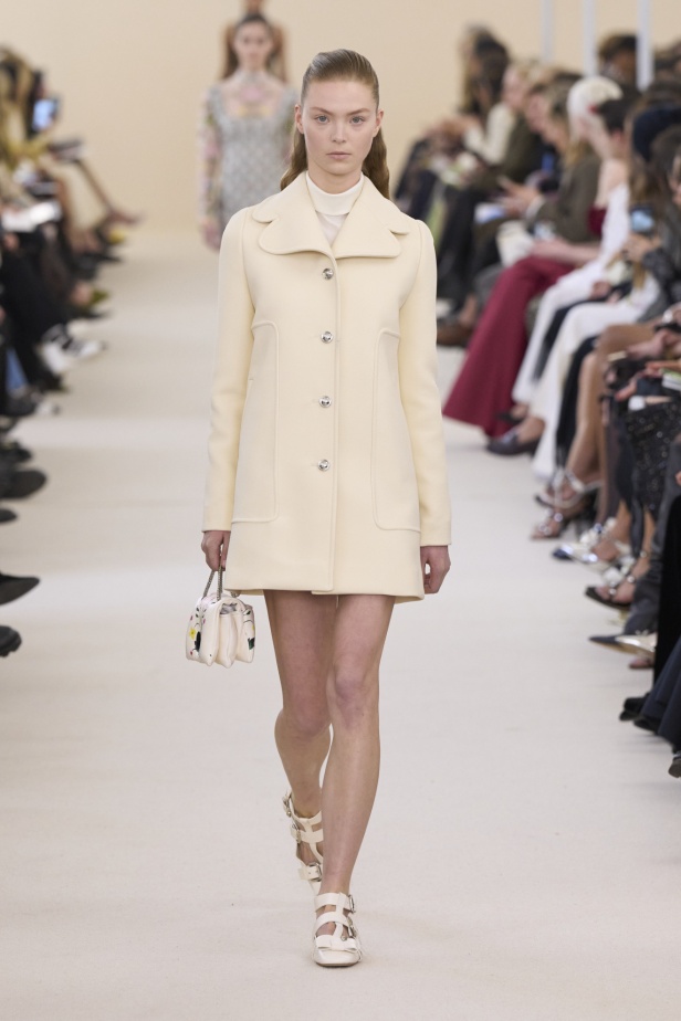 مجموعة Giambattista Valli لخريف وشتاء 2024