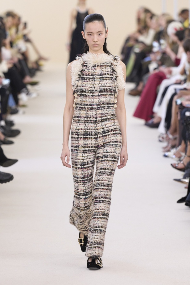 مجموعة Giambattista Valli لخريف وشتاء 2024