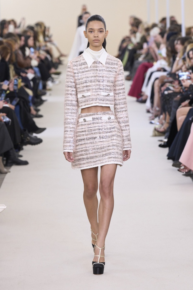 مجموعة Giambattista Valli لخريف وشتاء 2024