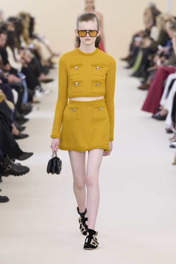 مجموعة Giambattista Valli لخريف وشتاء 2024