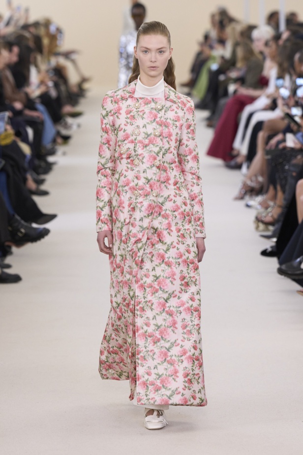 مجموعة Giambattista Valli لخريف وشتاء 2024