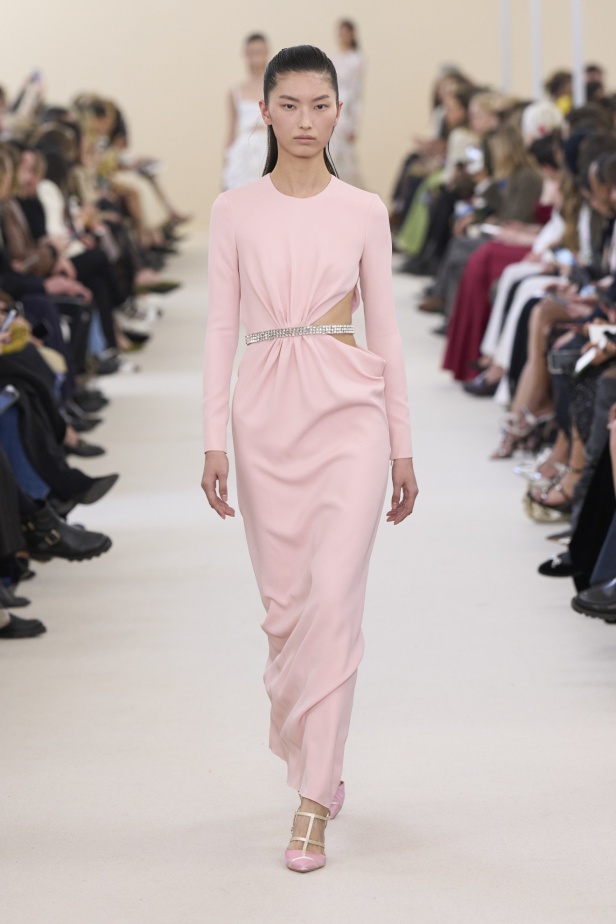 مجموعة Giambattista Valli لخريف وشتاء 2024
