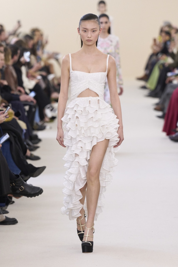 مجموعة Giambattista Valli لخريف وشتاء 2024